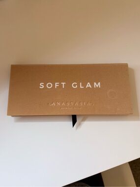Anastasia Beverly Hills Soft Glam Palette